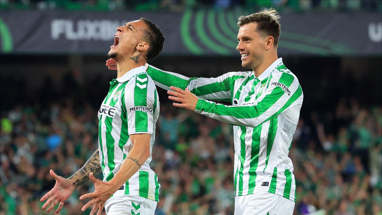 塞内加尔轻取曼联,梅西关键制胜 塞内加尔轻取曼联,梅西关键制胜