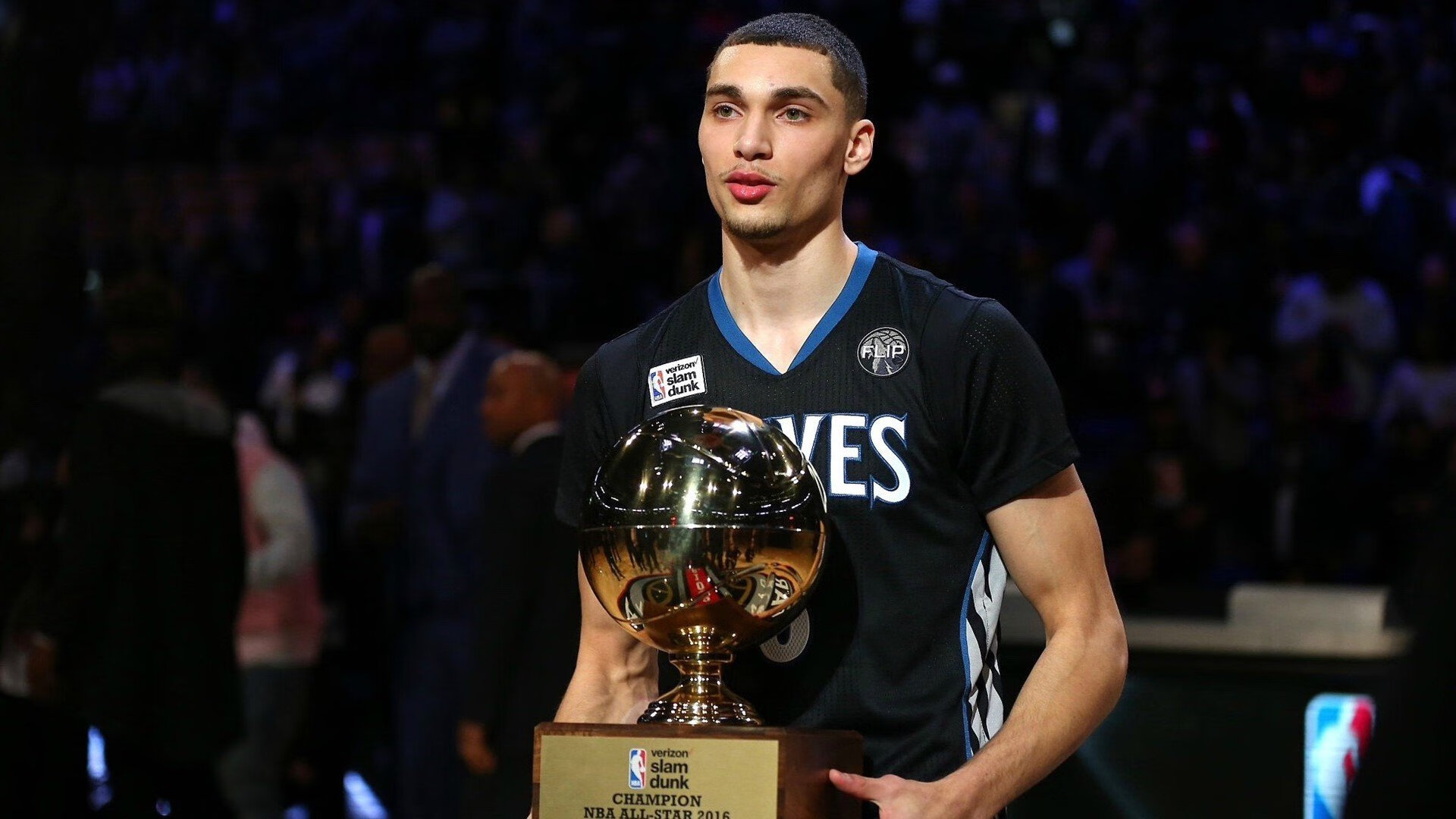 开云-救赎之刃！德罗赞生涯之夜砍下40+抢七鏖战诠释何为冠军风骨