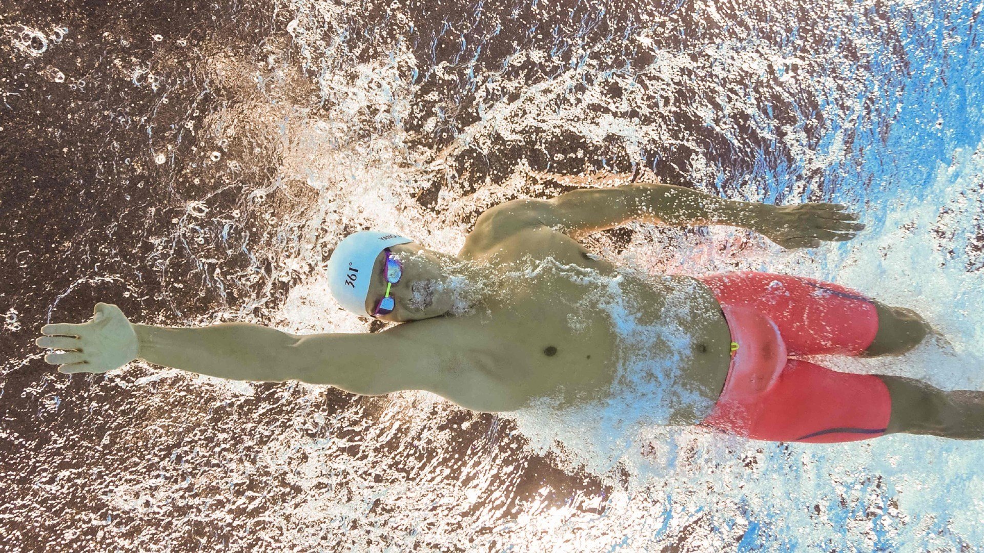 跨界战神，当莱万的足球魂注入西决生死战