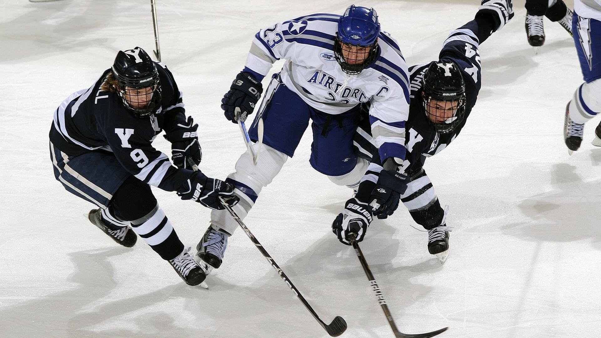 哈兰德与梅西擦肩而过时,足球终于卸下了全部负重
