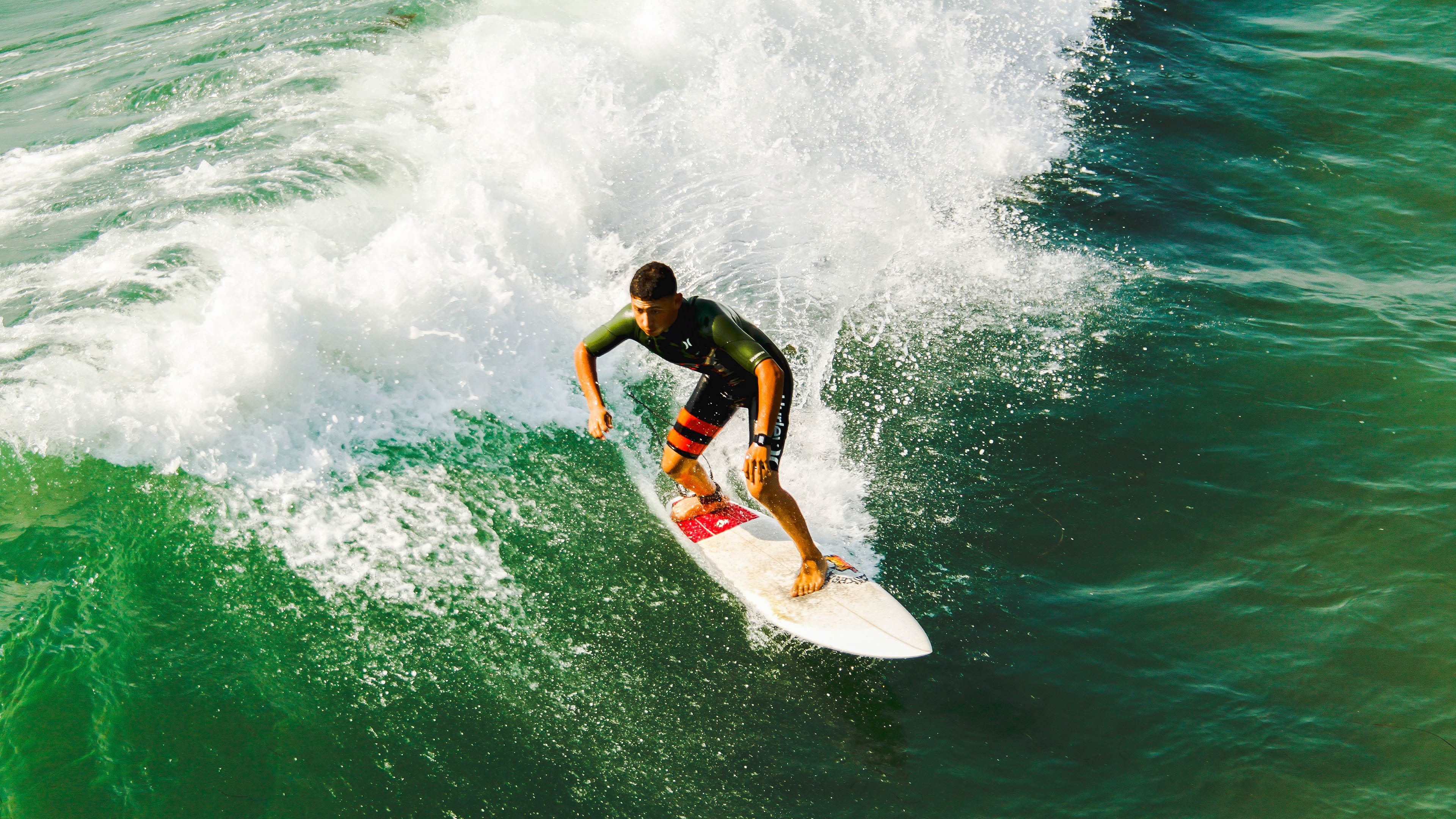 南非战神降临!布雷默单骑撕碎加拿大防线,进攻端演绎暴力美学